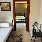 Reina 3* بوخارست