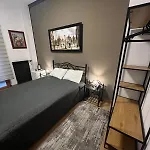 Reina فندق