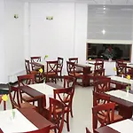 Reina بوخارست