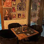 Reina Hotel 3*