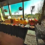 Hotel Reina 3*