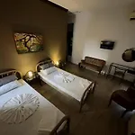 Hotel Reina 3*