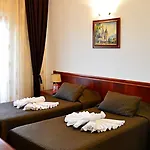 Reina Otel Bükreş