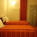 Otel Reina 3*