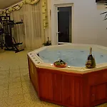 Otel Reina 3*