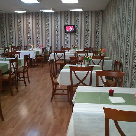 Reina Hotel