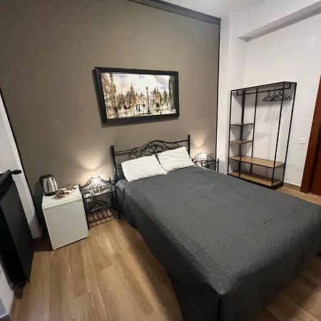 Reina Otel