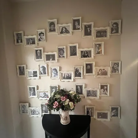 Reina 3* Bükreş