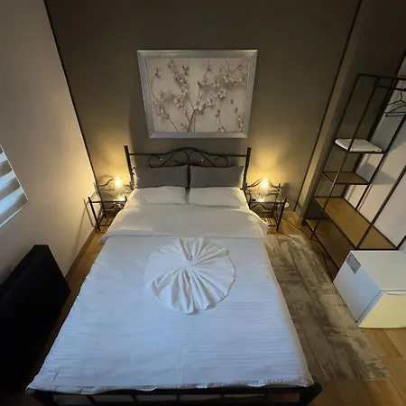 Hotel Reina 3*