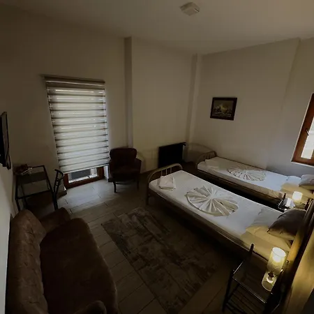 Reina Otel