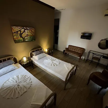 Hotel Reina 3*