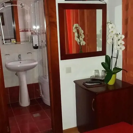 Hotel Reina 3*