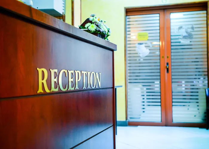 Reina Hotel
