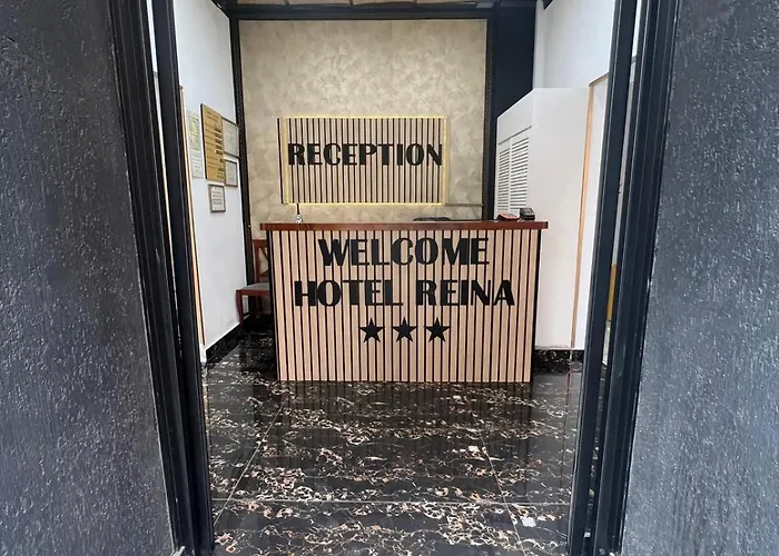 Hotel Reina 3*
