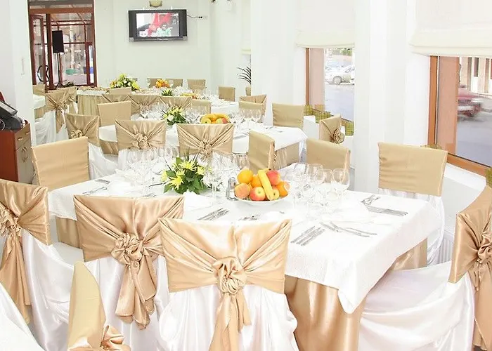 Reina Hotel