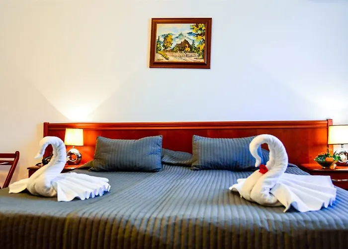 Hotel Reina 3*