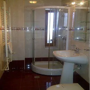 Hotel Reina Bukareszt