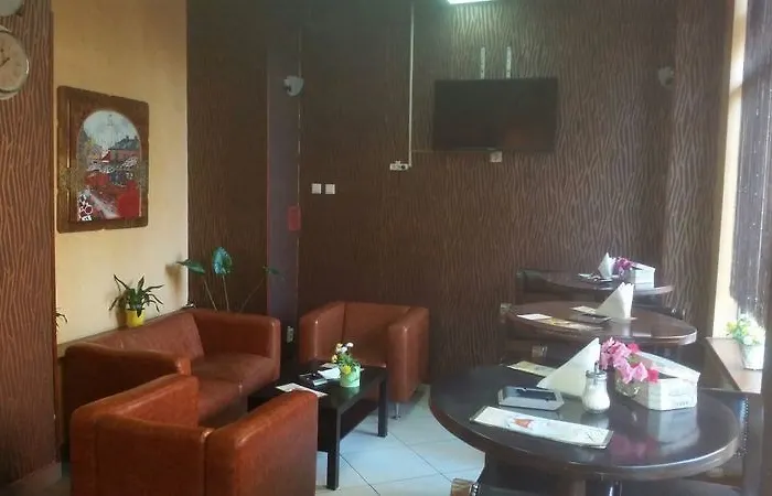 Reina بوخارست